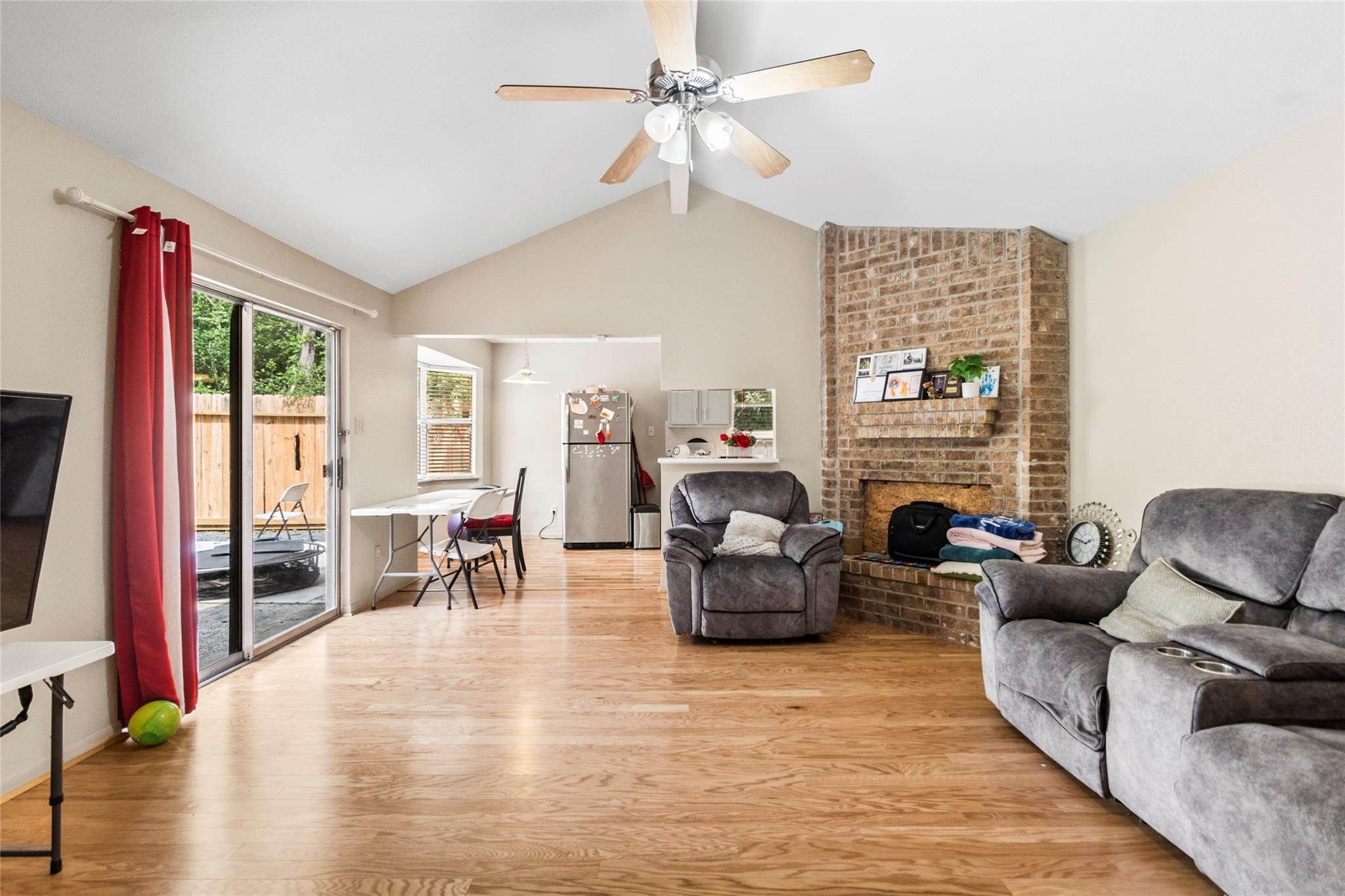 1 E Woodtimber Court