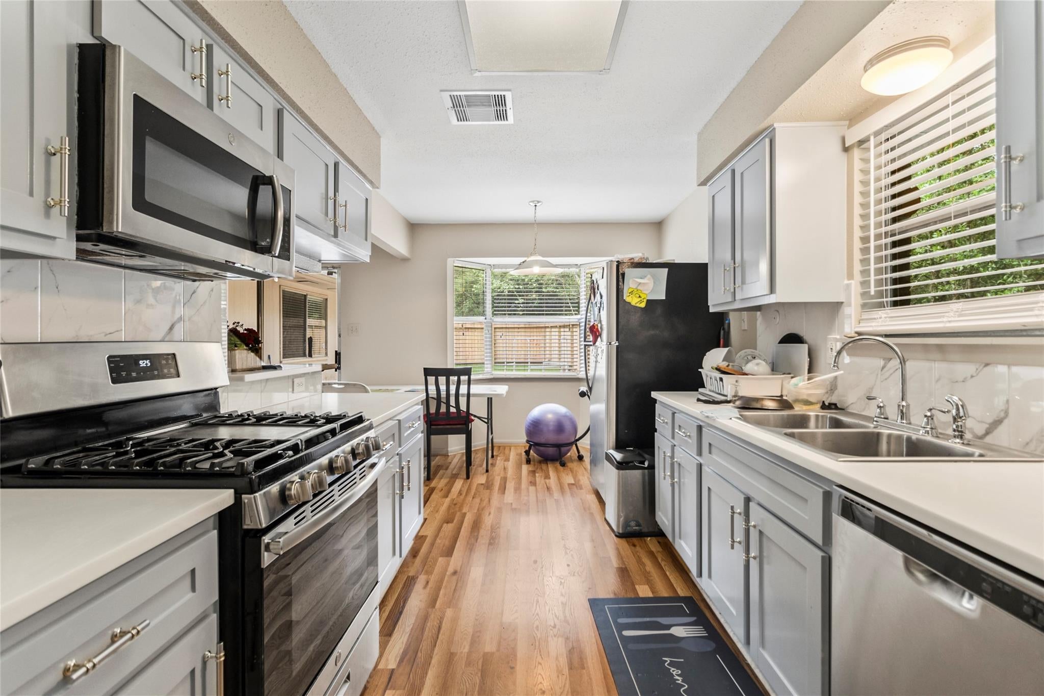 1 E Woodtimber Court