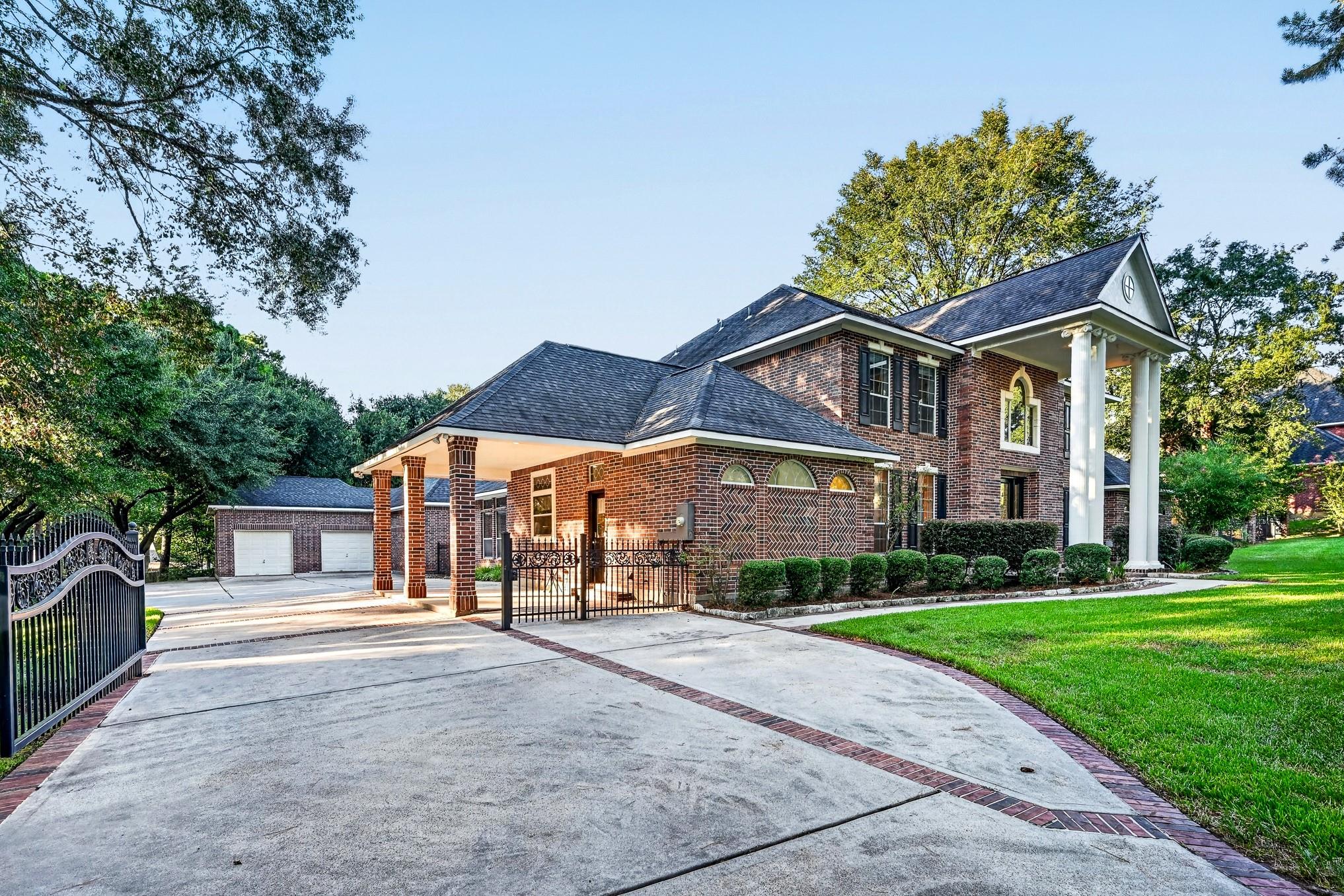 15406 Hunters Bend Drive