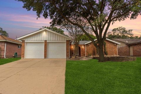 Photo of 8918 Grape Street, Houston, TX 77036 (MLS # 22802668)