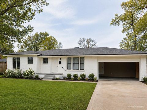 Photo of 2407 Sarasota Drive, Tyler, TX 75701 (MLS # 71134510)