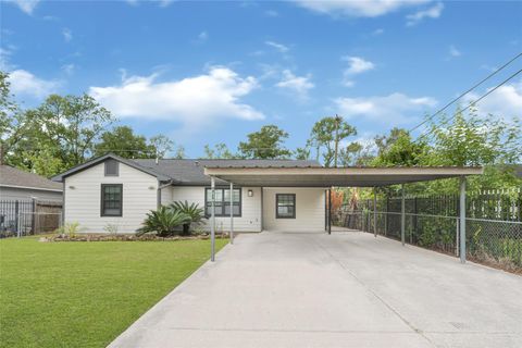 Tiny photo for 710 Woodhue Street, Channelview, TX 77530 (MLS # 5382738)