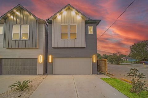 Photo of 4527 Davenport Street, Houston, TX 77051 (MLS # 55220780)