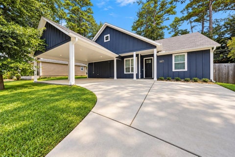 Photo of 3007 Sand Drive, Huntsville, TX 77340 (MLS # 36396846)