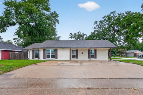 Photo of 1341 Conrad Sauer Drive, Houston, TX 77043 (MLS # 53455568)