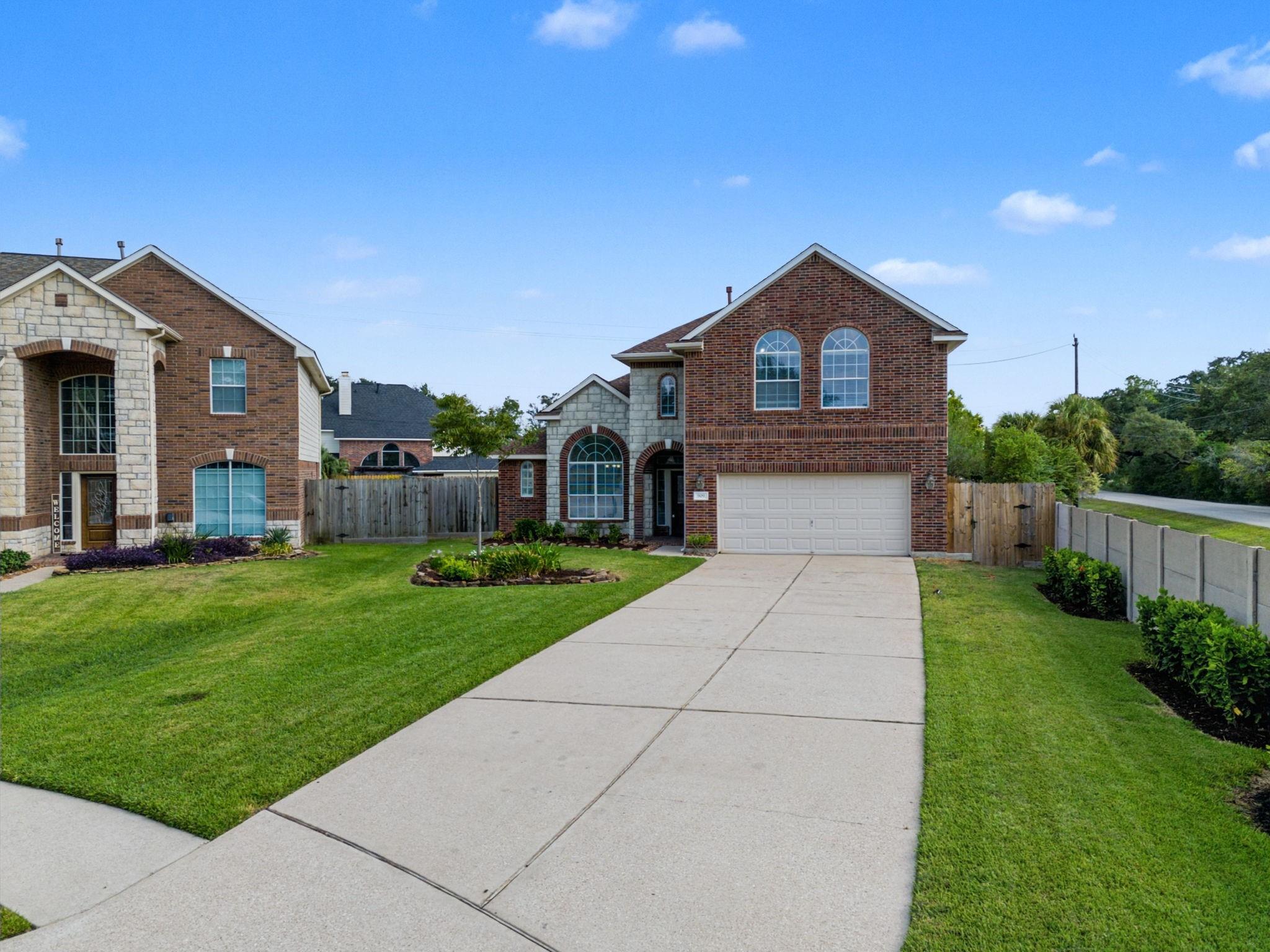 909 Autumn Brook Street