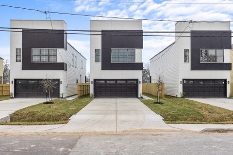 Homes For Sale - 7814 Denton Street<br/> Houston, TX 77028