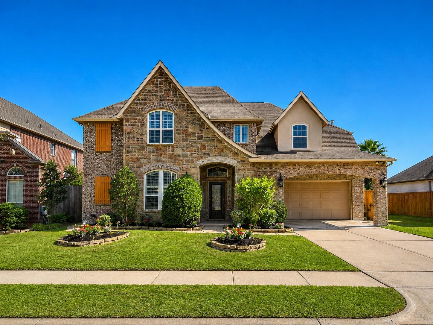 2421 Harbor Chase Drive