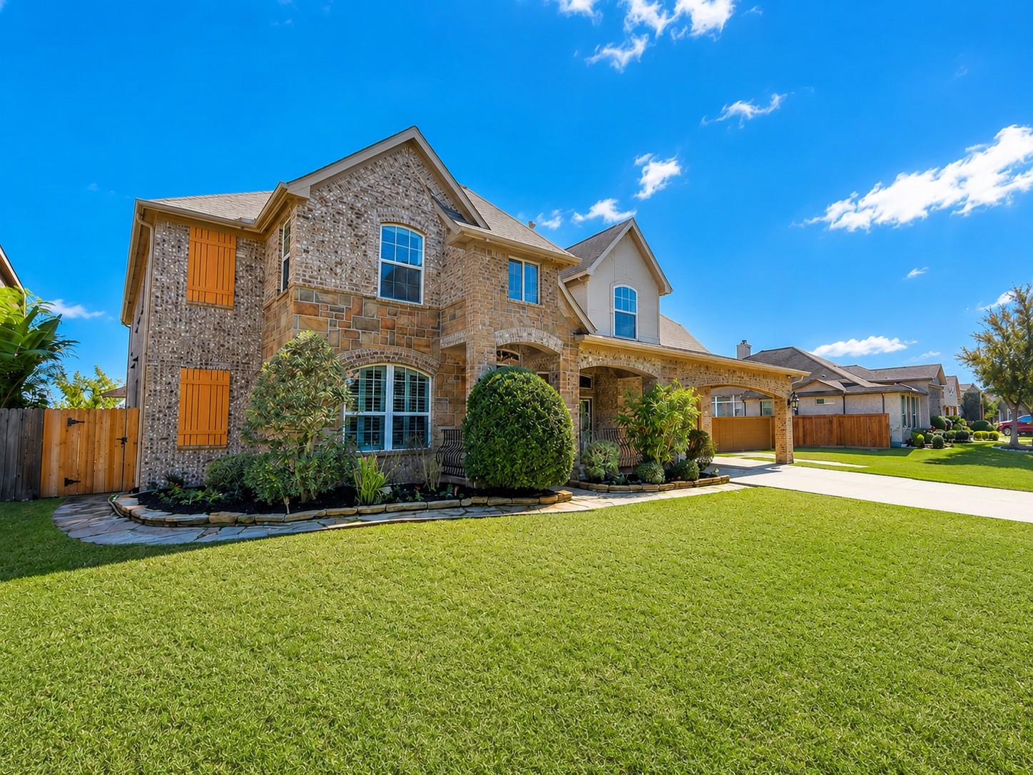 2421 Harbor Chase Drive
