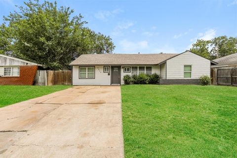 Photo of 6015 Glenhurst Drive, Houston, TX 77033 (MLS # 2604089)