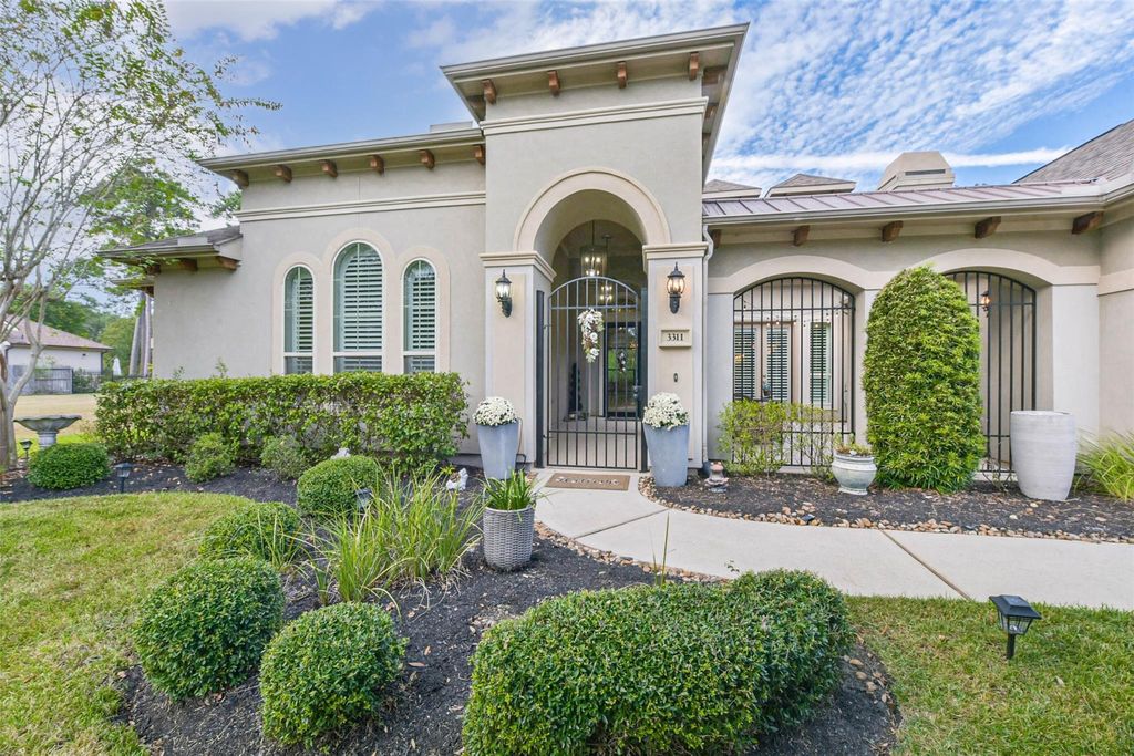 Photo of 3311 N Cotswold Manor Drive, Kingwood, TX 77339 (MLS # 82738889)