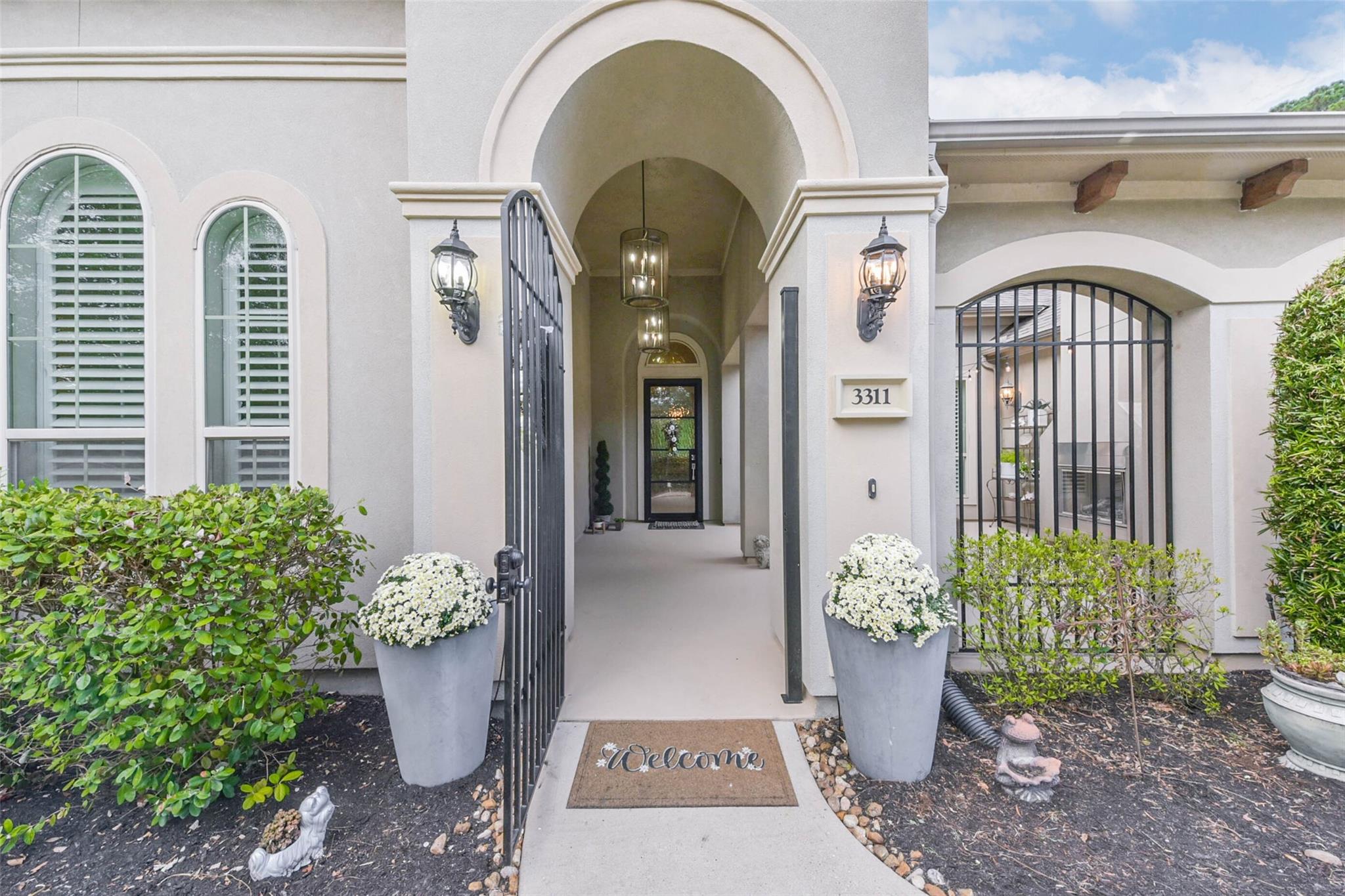 3311 N Cotswold Manor Drive