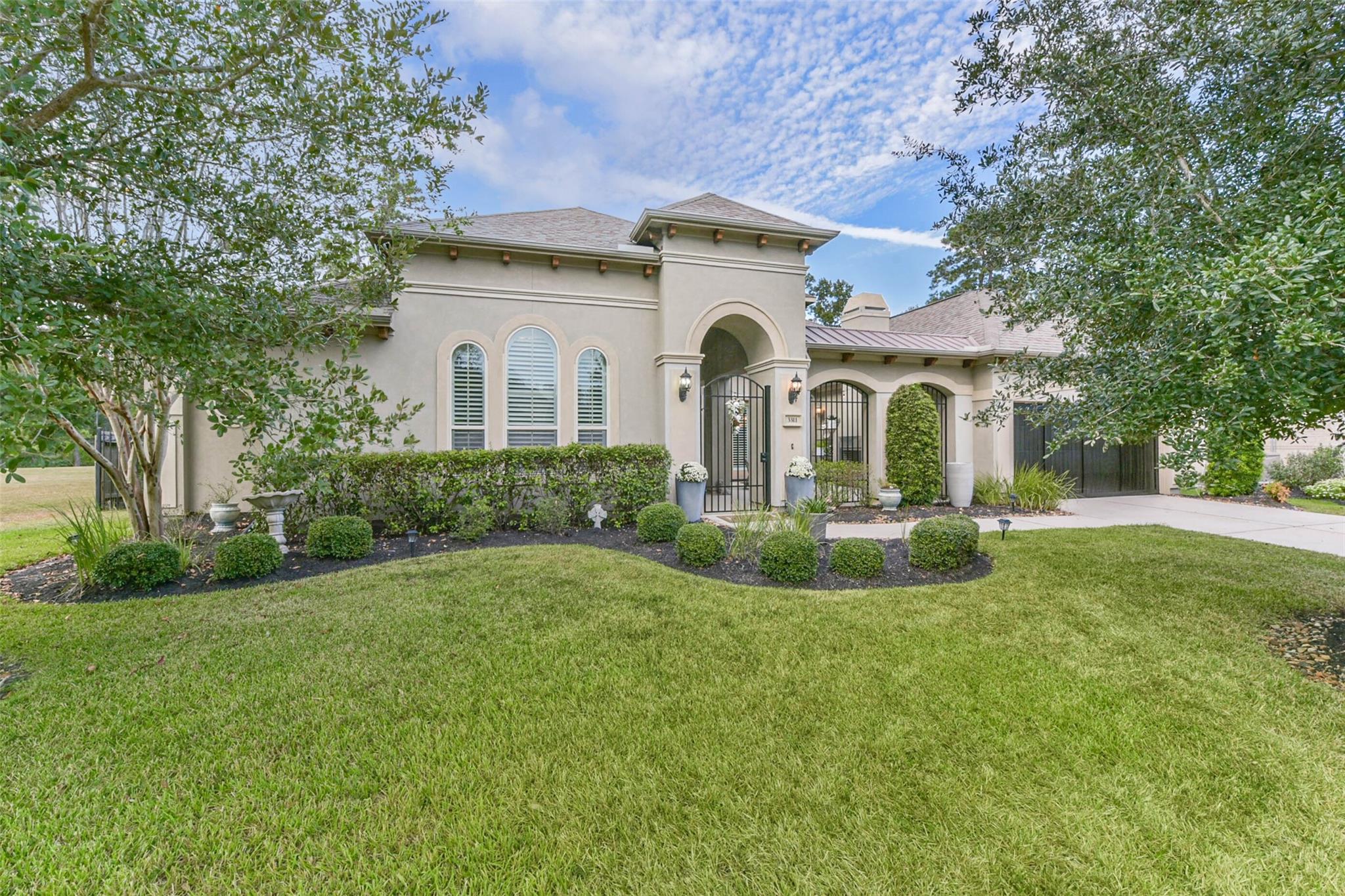 3311 N Cotswold Manor Drive