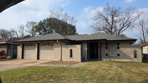 Photo of 954 Crestbrook Drive, Houston, TX 77038 (MLS # 29855272)