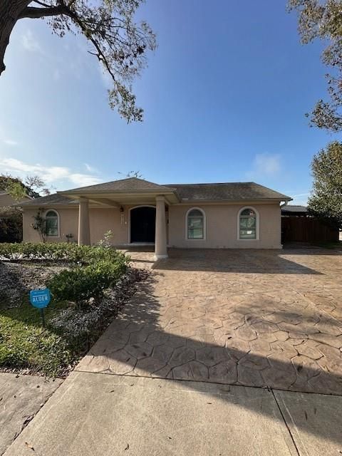 Photo of 12102 SE Fairbury Drive, Houston, TX 77089 (MLS # 39273109)
