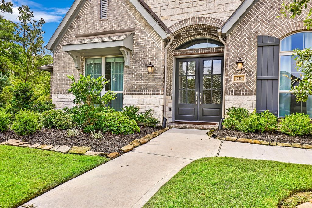 Photo of 12310 May Pop Path, Humble, TX 77346 (MLS # 22362911)