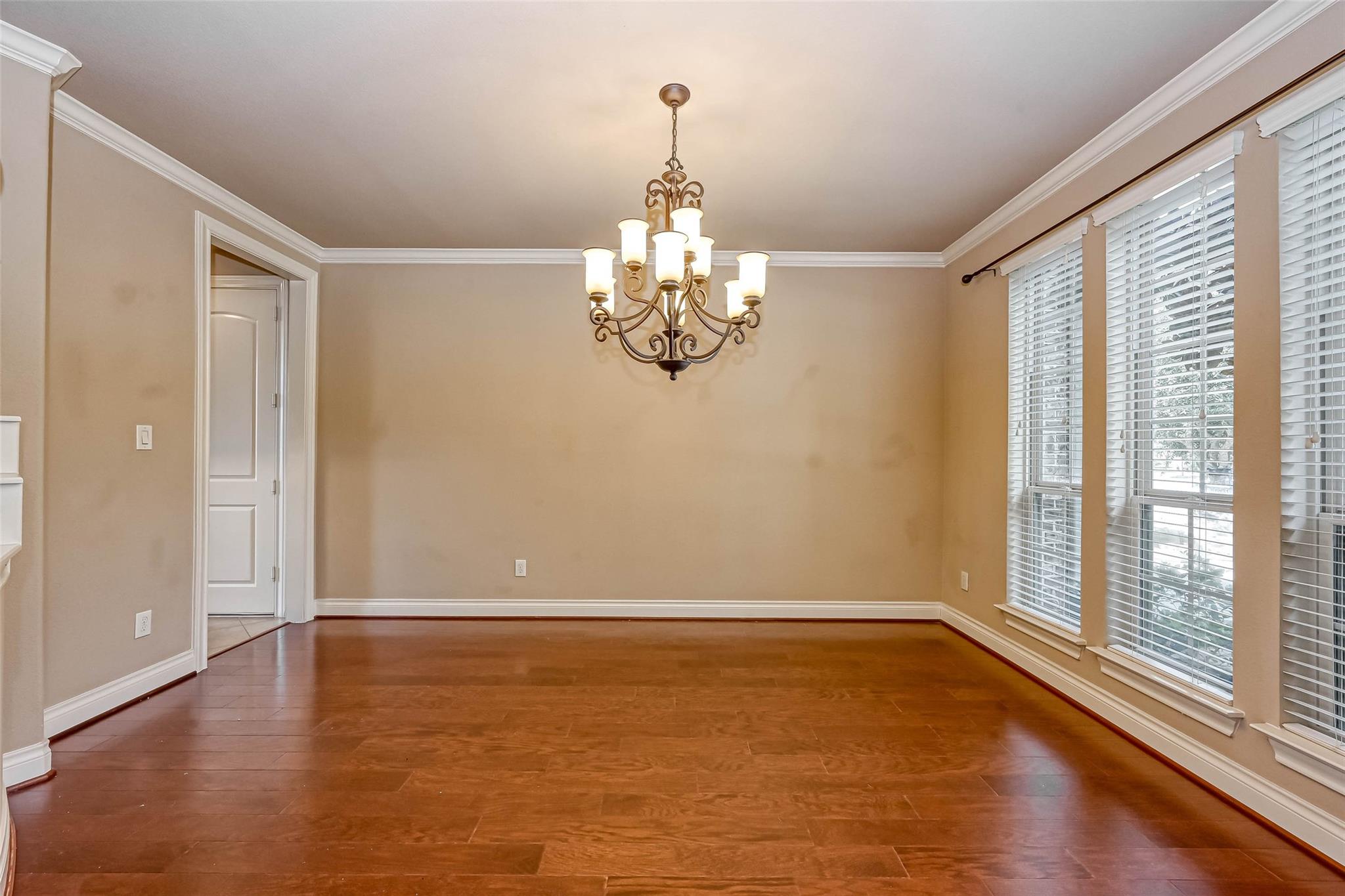 27415 Blinkwood Park
