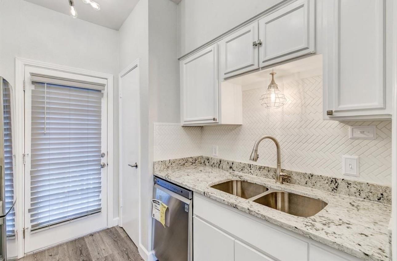 4401 Bellaire Drive S 126S