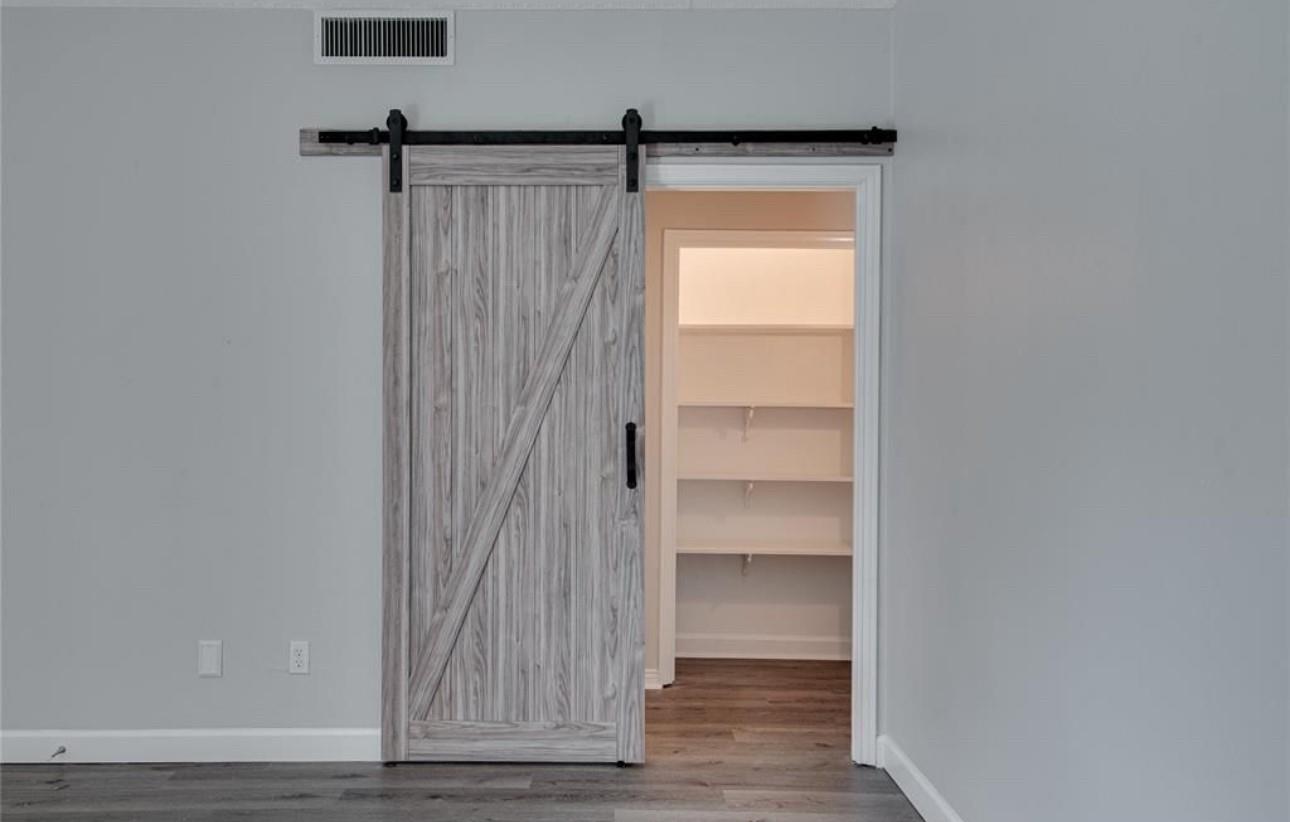 4401 Bellaire Drive S 126S