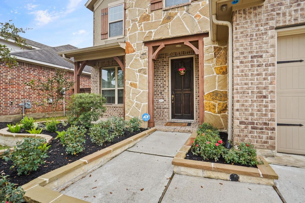 Photo of 6410 Wolf Run Drive, Katy, TX 77493 (MLS # 25233955)