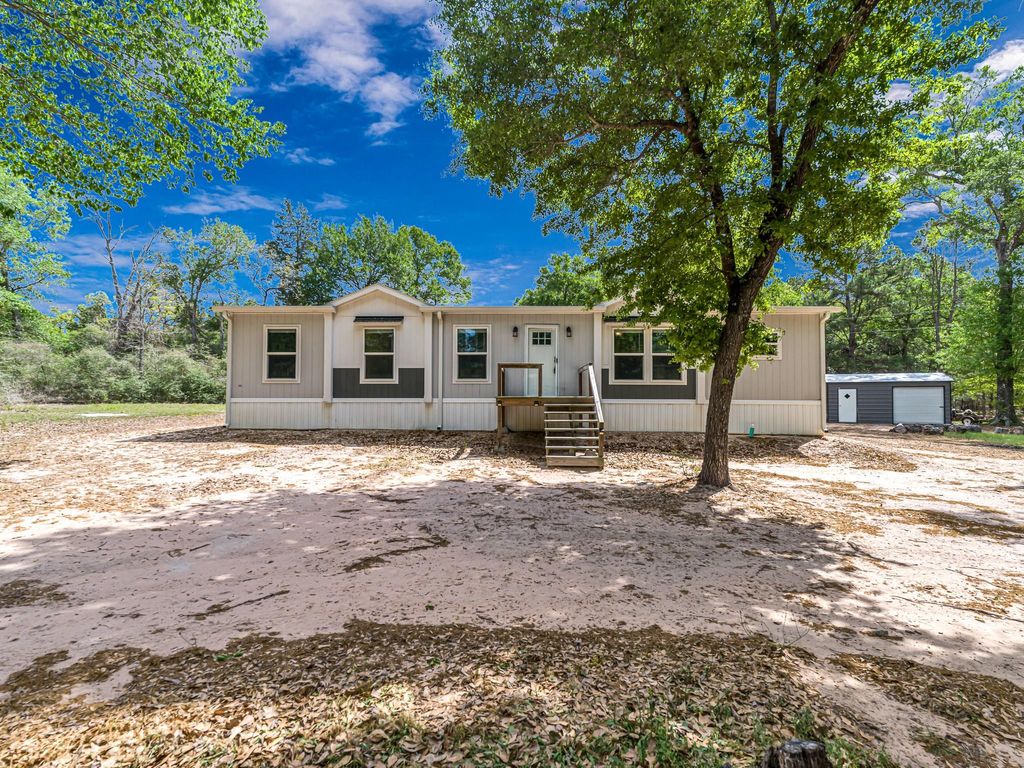 Photo of 1047 Jim Bob Lane, New Ulm, TX 78950 (MLS # 23014438)