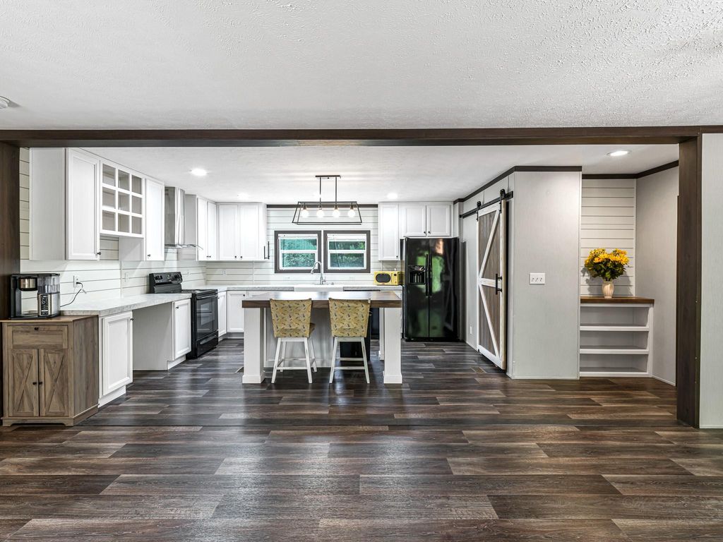 Photo of 1047 Jim Bob Lane, New Ulm, TX 78950 (MLS # 23014438)