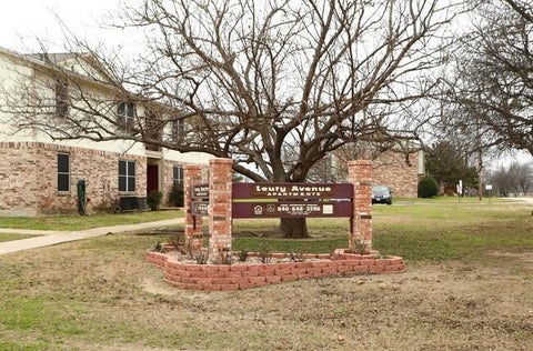 Apartment For Rent - 909 W 7th St St<br/> Justin, TX 76247