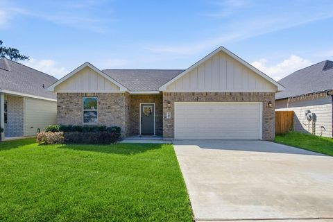 Homes For Sale - 708 Duncan Avenue<br/> Cleveland, TX 77327