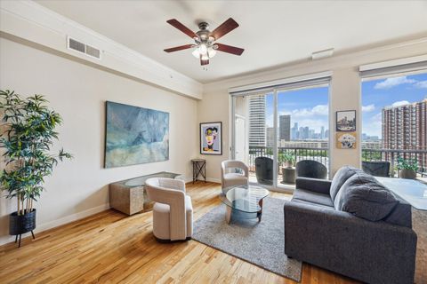 Photo of 3333 Allen Parkway #1004, Houston, TX 77019 (MLS # 46117388)
