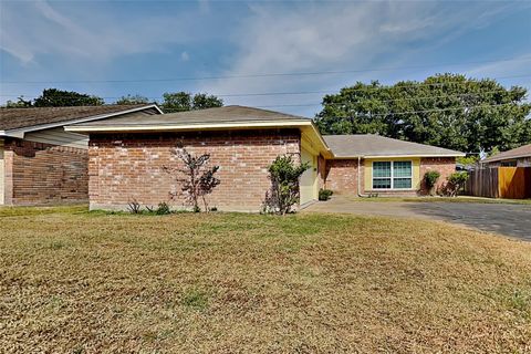 Photo of 16358 Maplemont Drive, Houston, TX 77095 (MLS # 61994927)