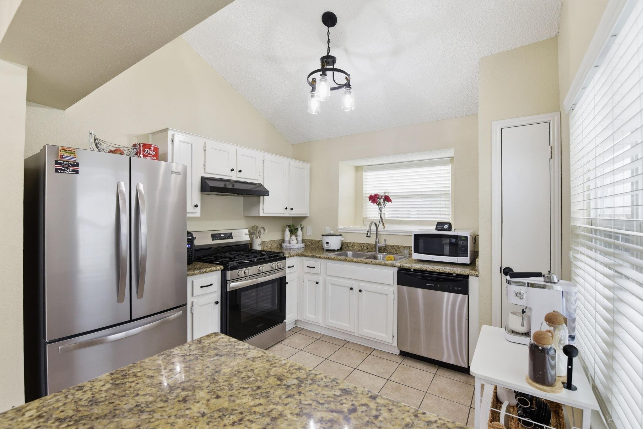 1131 Somercotes Ln