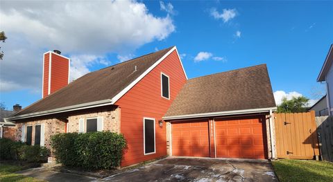 Photo of 16711 Running Quail Court, Houston, TX 77489 (MLS # 17044391)