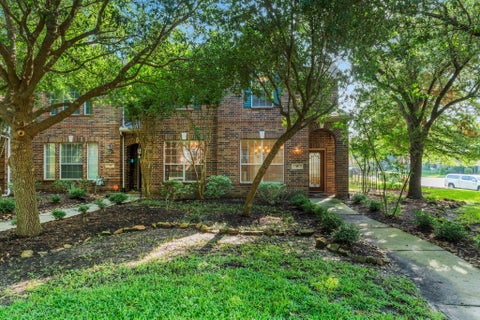 Photo of 18 Umbria, The Woodlands, TX 77382 (MLS # 81041735)
