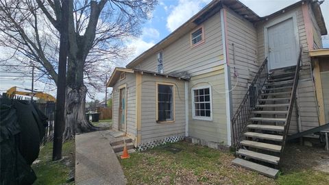 Photo of 6502 W Montgomery Road, Houston, TX 77091 (MLS # 49871023)