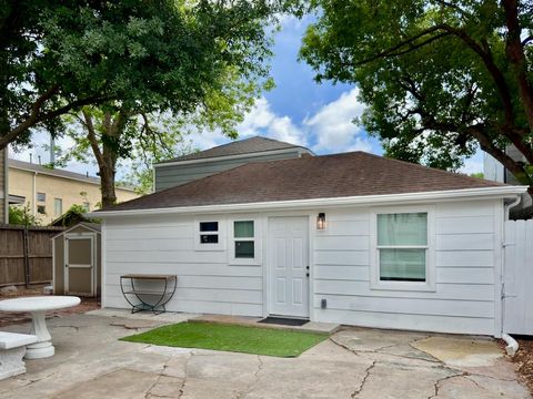 Photo of 2413 Woodhead Street, Houston, TX 77019 (MLS # 22739943)