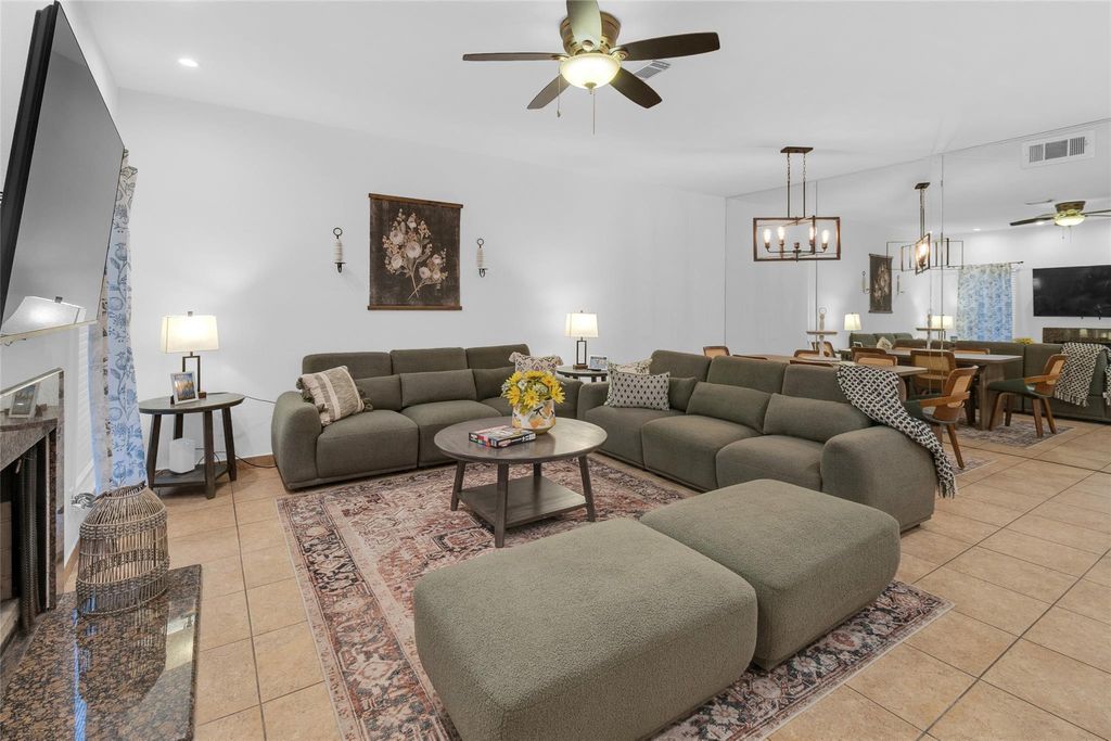 Photo of 7294 Regency Square Ct Ct, Houston, TX 77036 (MLS # 48181298)