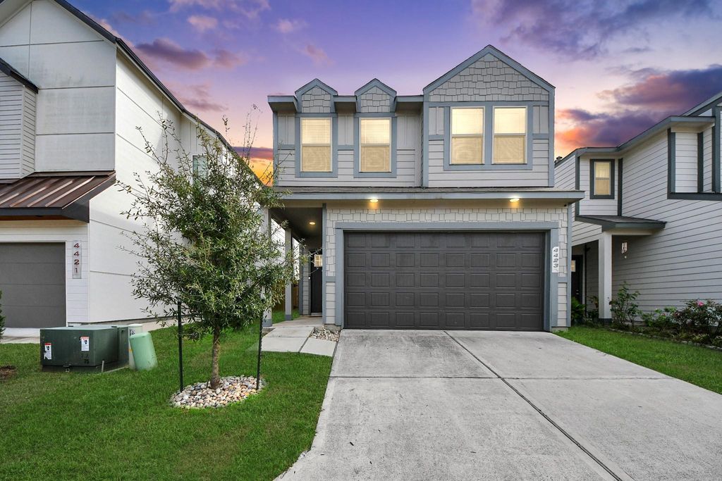 Photo of 4423 Santorini Lane, Houston, TX 77045 (MLS # 2922821)