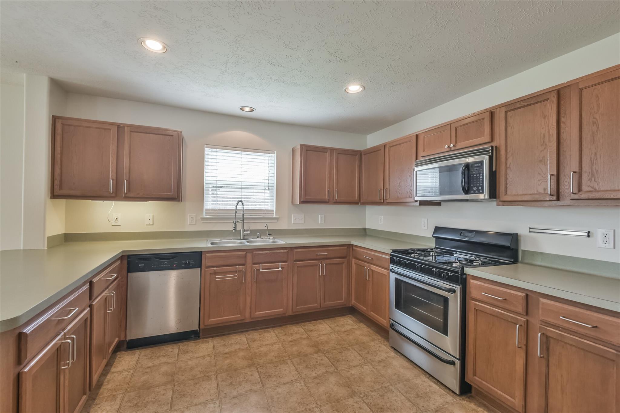 Cypress, Texas 77433, United States, 3 Bedrooms Bedrooms, ,3 BathroomsBathrooms,Residential,Active,210898