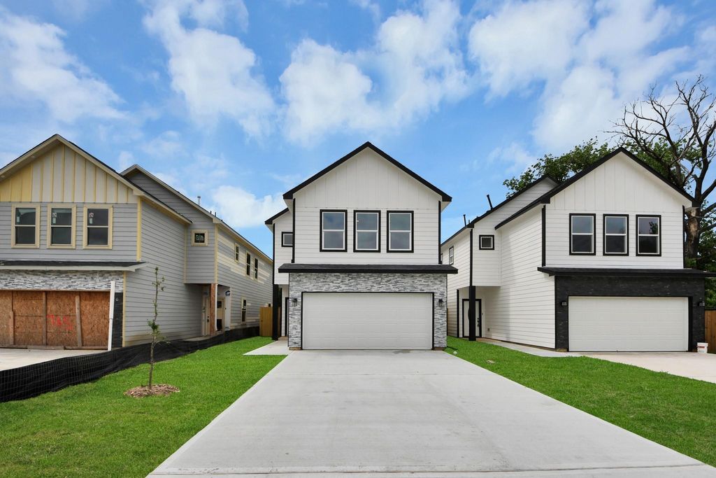 Photo of 765 Marjorie Street, Houston, TX 77088 (MLS # 25055976)