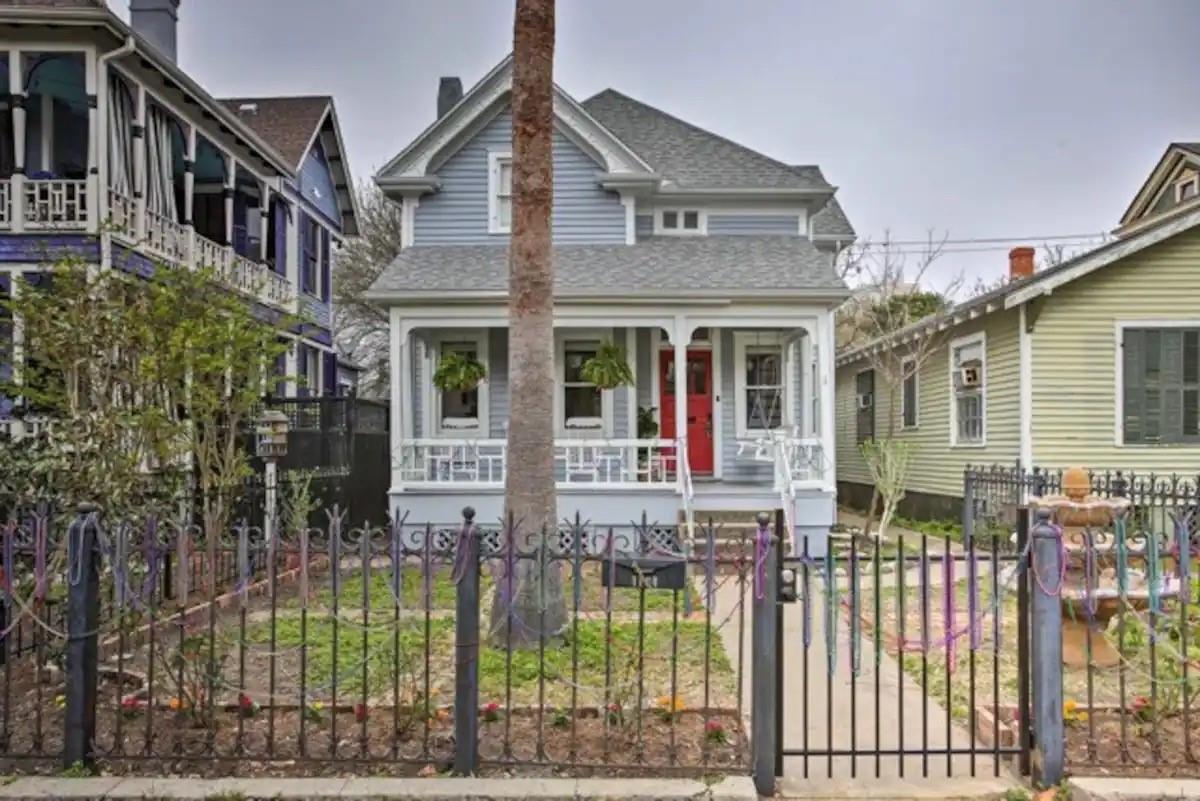 1124 Church Street