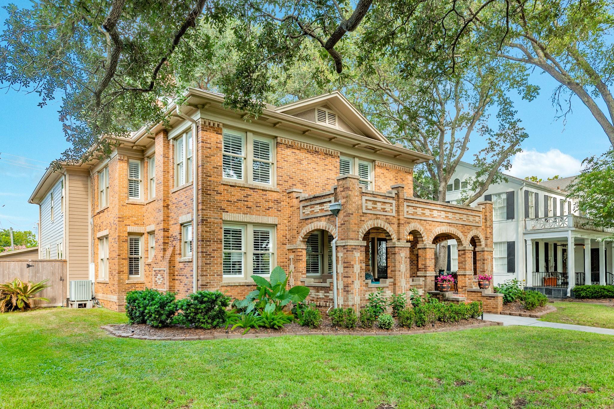 20 Cedar Lawn Drive S