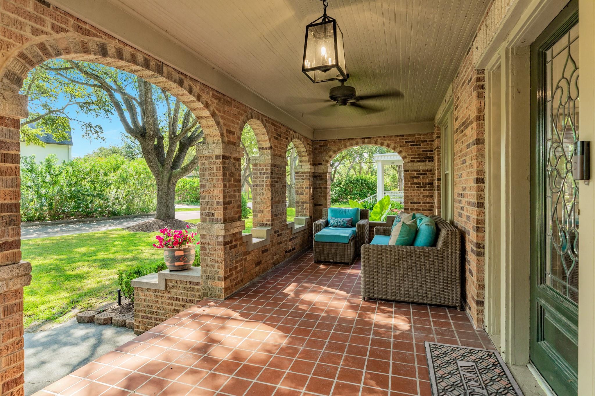 20 Cedar Lawn Drive S