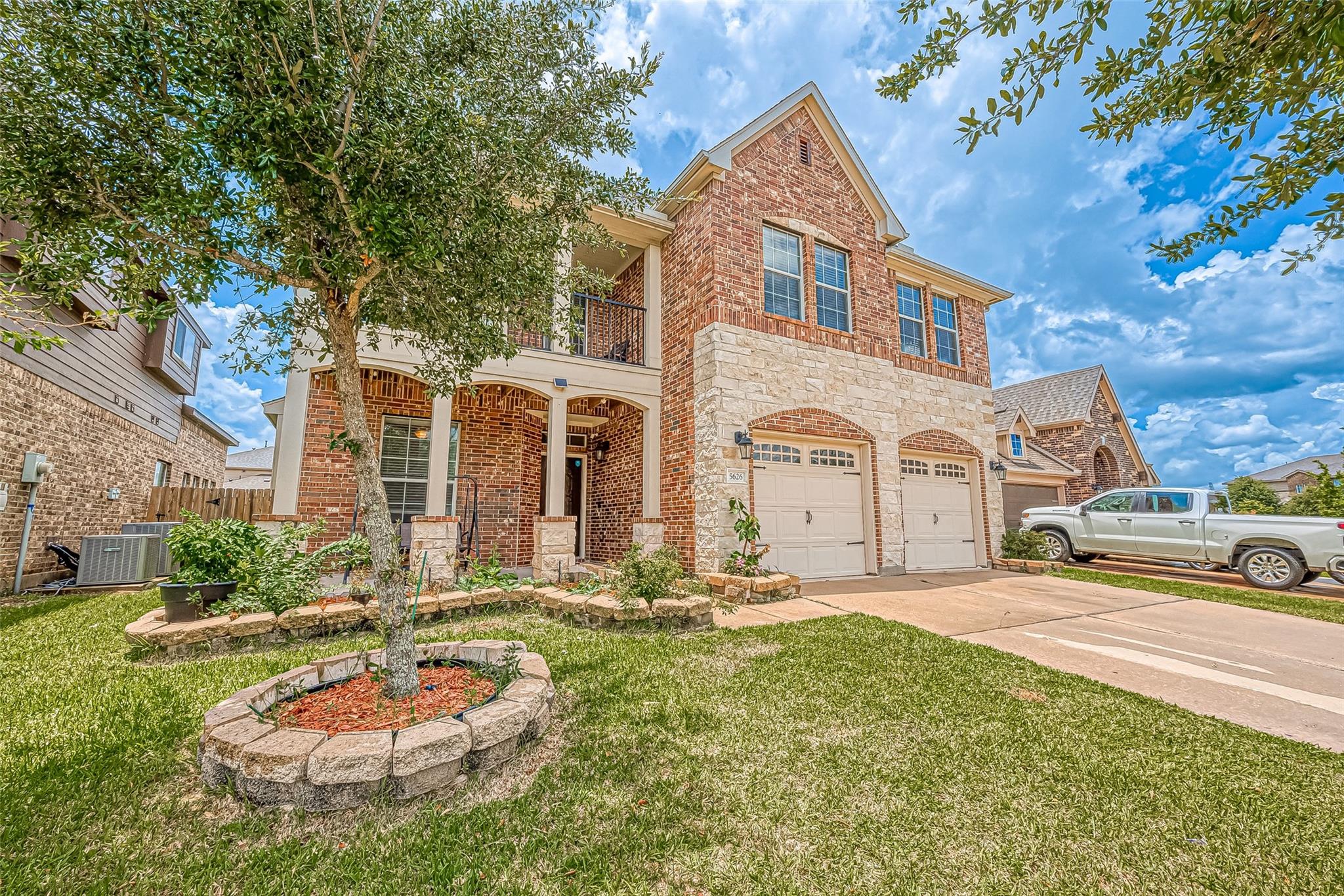 5626 Jay Thrush Drive