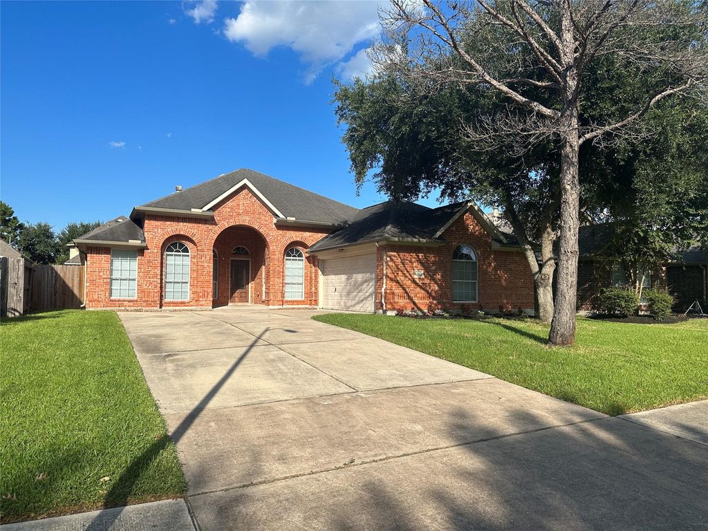 Photo of 14406 E Morning Lodge Lane, Houston, TX 77044 (MLS # 11479592)