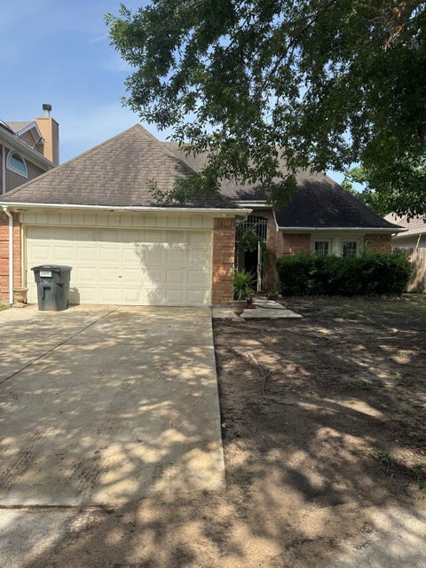 Photo of 6918 Puerta Vista Lane, Houston, TX 77083 (MLS # 80592585)