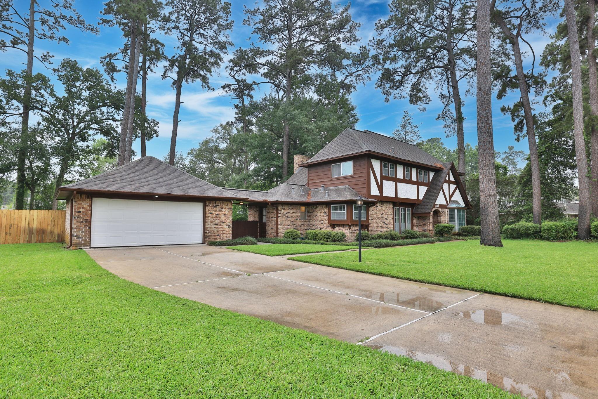 902 Castle Hill Trail