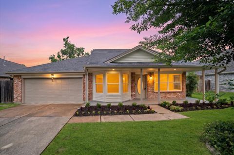 Photo of 12031 Kleinmeadow Drive, Houston, TX 77066 (MLS # 31070377)