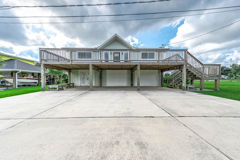 Photo of 106 Palm Drive #CR776, Liverpool, TX 77577 (MLS # 71593581)