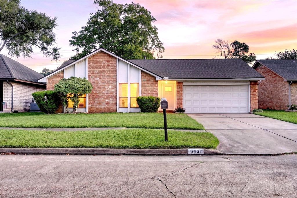 Photo of 3031 Shawnee Drive, Sugar Land, TX 77479 (MLS # 21685766)