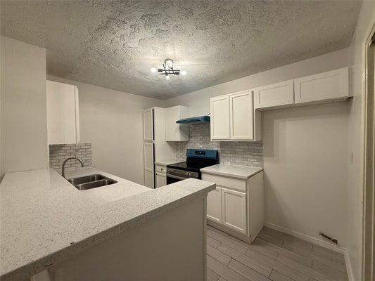 8553 WILCREST DR, HOUSTON, TX 77099 - Image 424a1a108befefebfc4d480b8151ae52/935224204